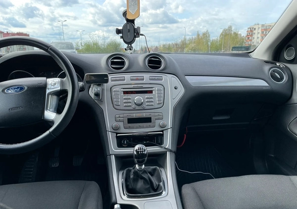 Ford Mondeo cena 16900 przebieg: 268000, rok produkcji 2010 z Kielce małe 254